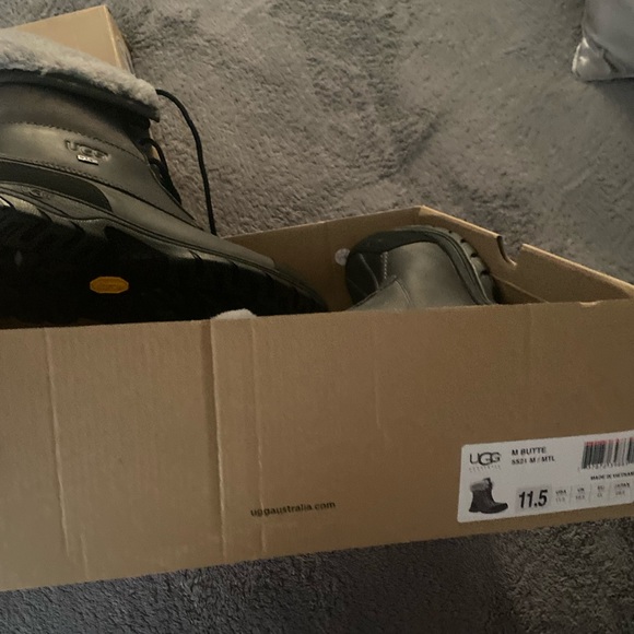 Ugg Men Boots!!! main image 4